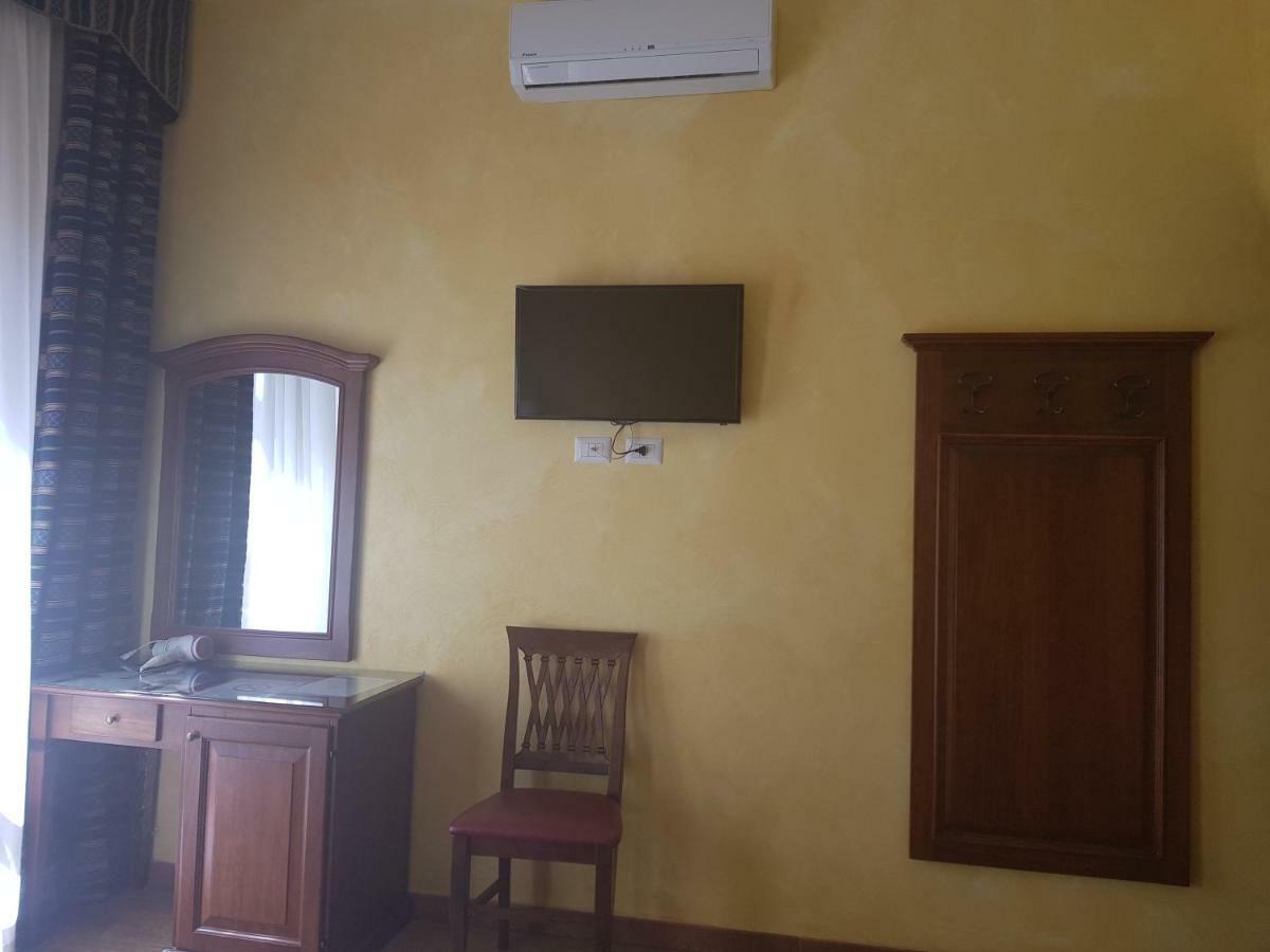 3 Lati Di Pitagora B&B ローマ エクステリア 写真